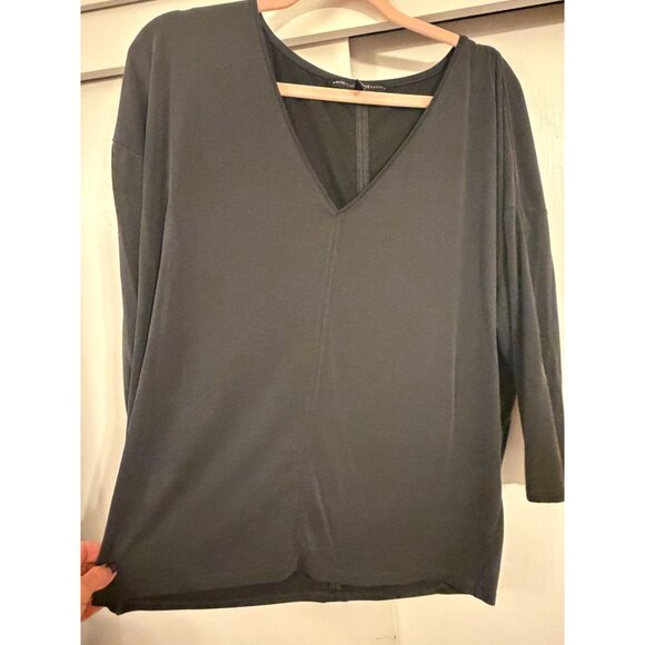 WHITE HOUSE BLACK MARKET WOMENS BLACK V-NECK 3/4 SLEEVE TOP SZ LARGE - Picture 2 of 3